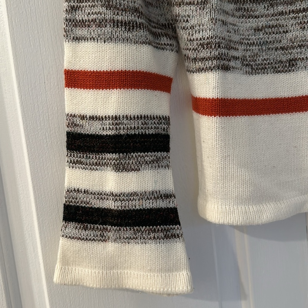 Striped Pattern Colorblock Sweater With Flare Sty… - image 4